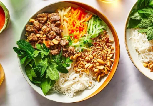 Bún Thịt Nướng – Món Ăn Đường Phố Miền Nam Gây Nghiện
