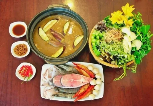 Lẩu Mắm – Tinh Hoa Ẩm Thực Miền Tây Trong Một Nồi Nước Dậy Mùi